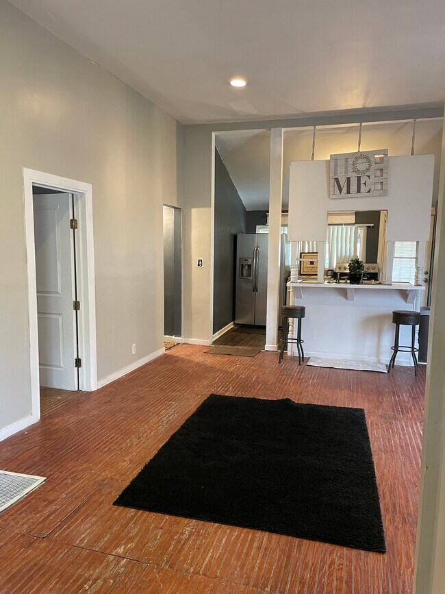 Foto del edificio - 1224 Stainback Ave