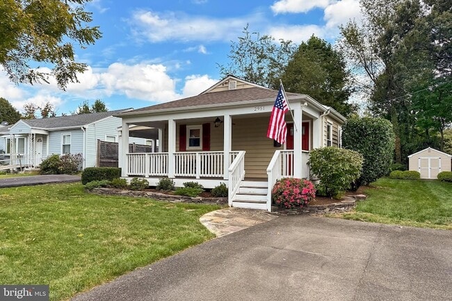 Foto del edificio - 2951 Rosemary Ln