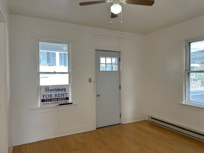 Foto del edificio - 126-128 E Spruce St-128