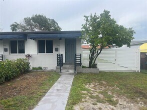 Building Photo - 1367 SW 37th Ave