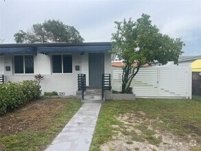 Building Photo - 1367 SW 37th Ave