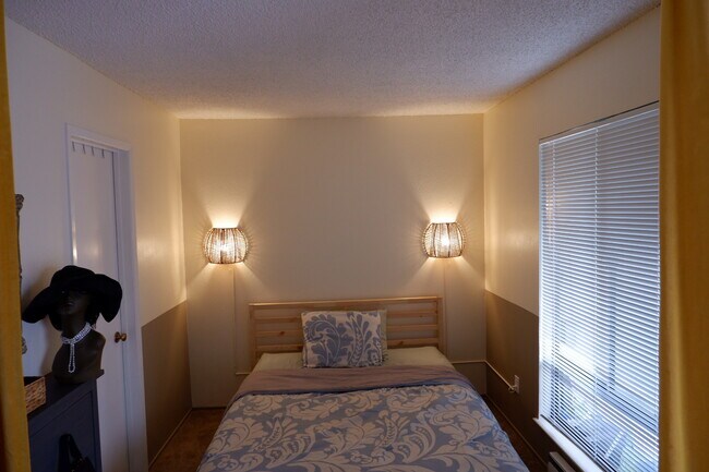 Building Photo - 8 Admiral Dr