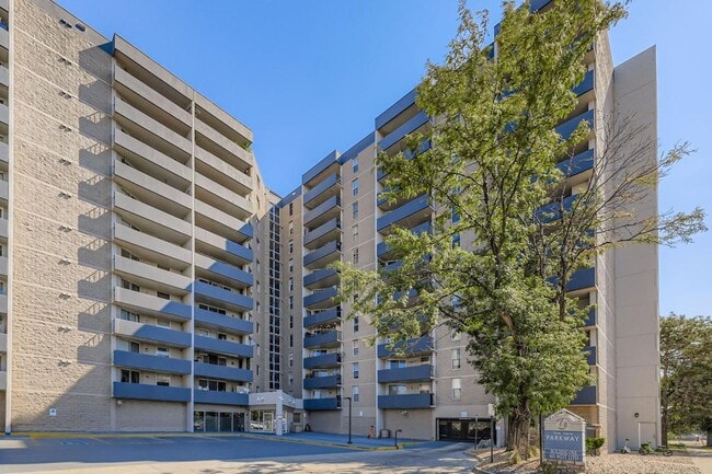 Building Photo - 601 W 11th Ave
