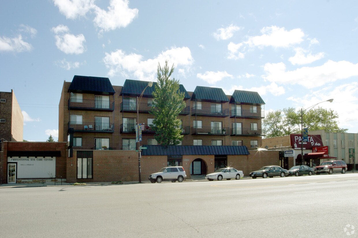 Foto del edificio - 6313 N Milwaukee Ave