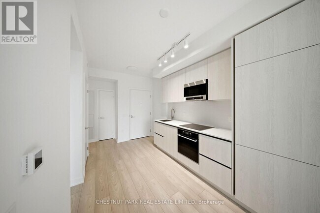 Photo du bâtiment - 110 Broadway Ave