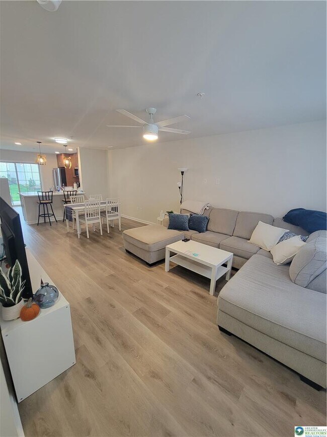 Foto del edificio - 328 E Frankford St