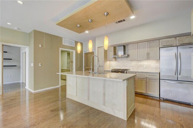 Building Photo - 1600 Barton Springs Rd