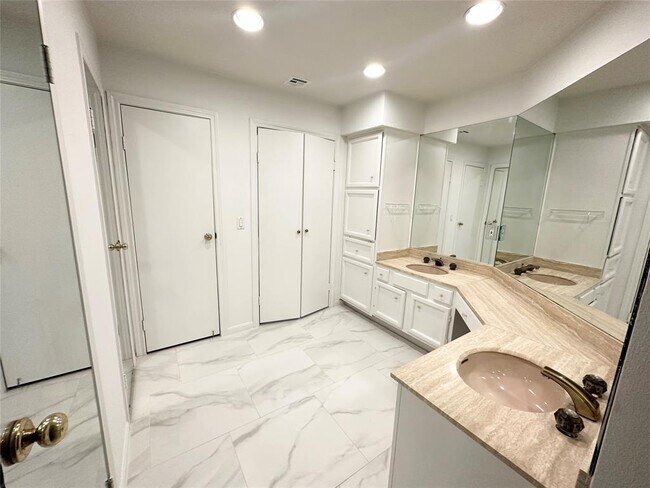 Foto del edificio - 208 Sugar Berry Cir