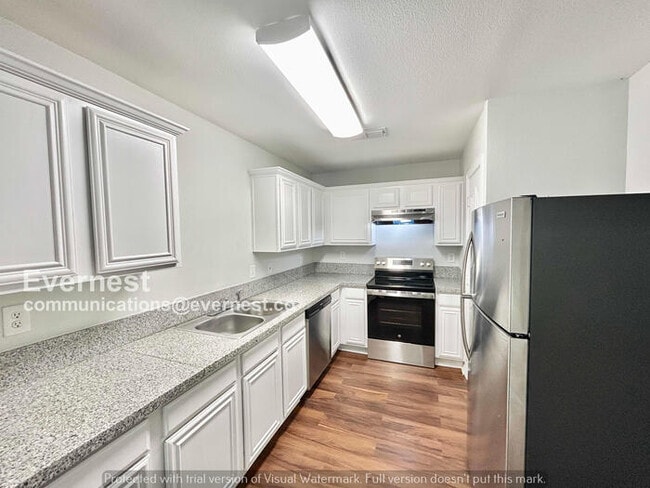 Foto del edificio - 256 Creek Cove Dr