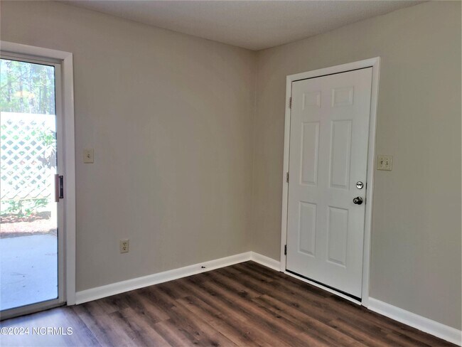 Foto del edificio - 13 Portwest Townhouses Dr