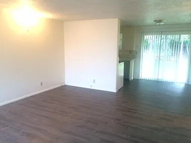 Foto del edificio - 3140-3142 W. 18th Ave