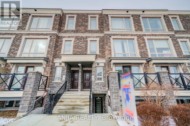 Building Photo - 55-1055 Lindcrest Manor