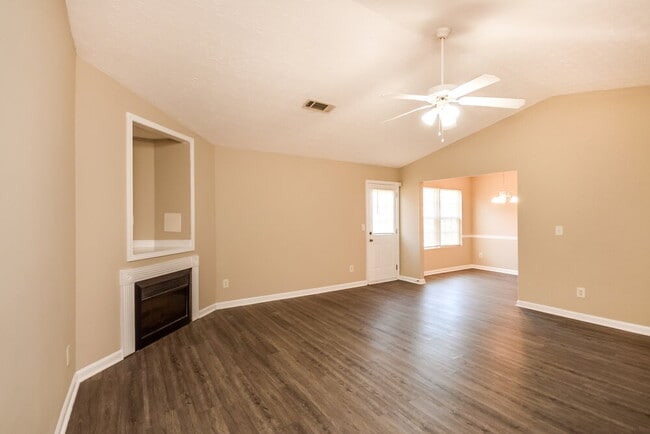 Building Photo - 20 Carver Dr