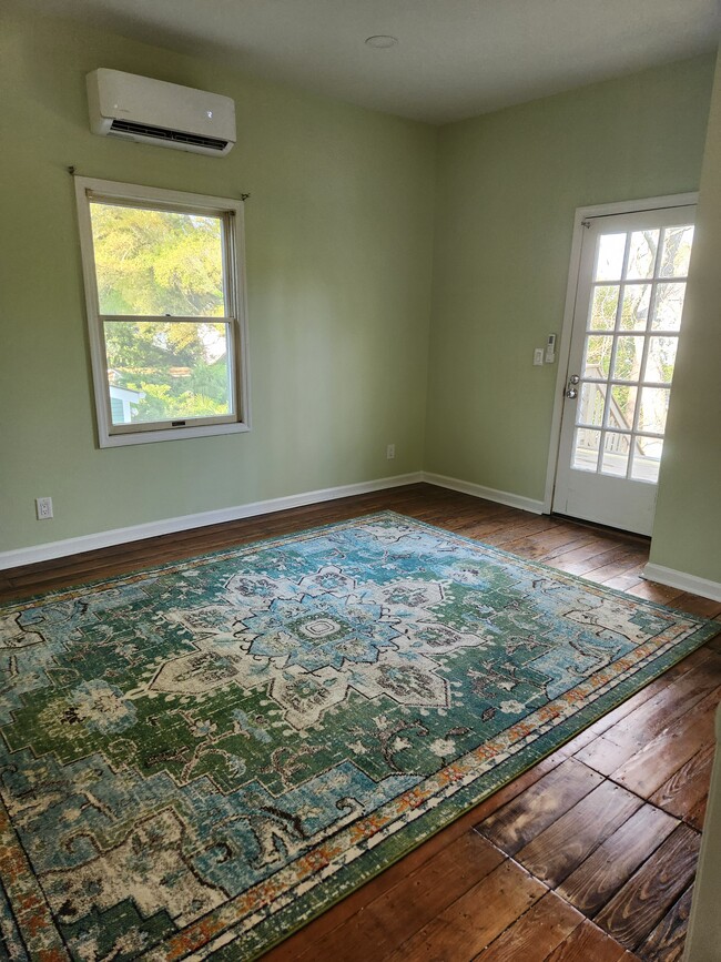 Living room with private deck - 310 N 5th Ave