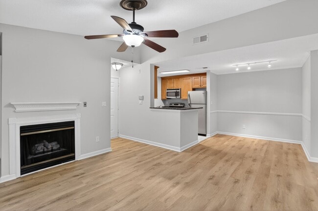 Foto del edificio - 534 Granville Ct