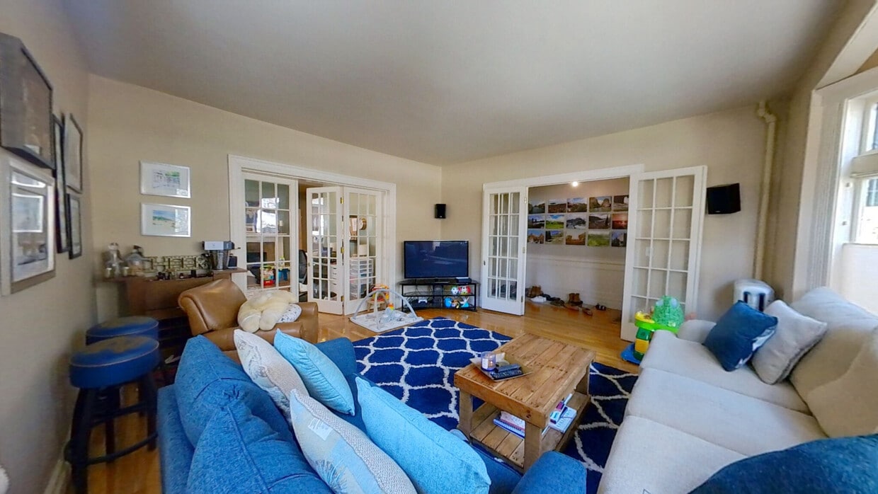 Foto principal - 79 Aspinwall Ave