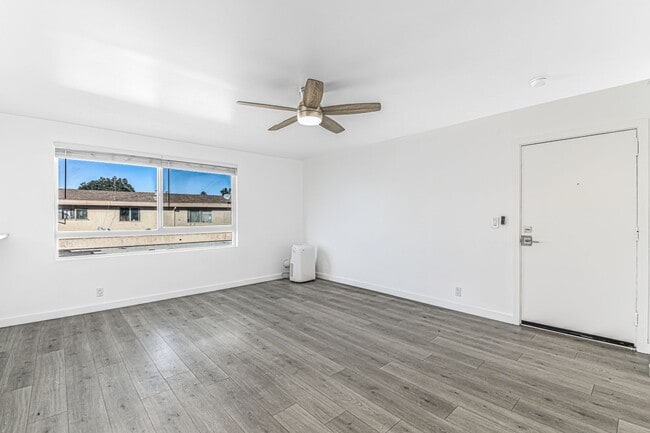 Building Photo - 5005 August St