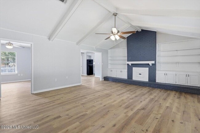 Building Photo - 104 Park Trail