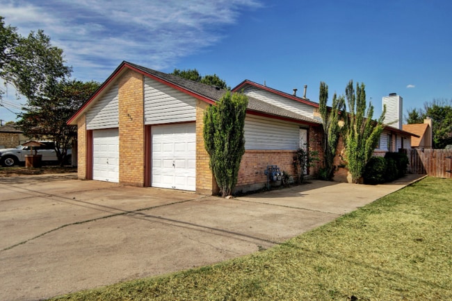 Building Photo - 619 Luther Dr