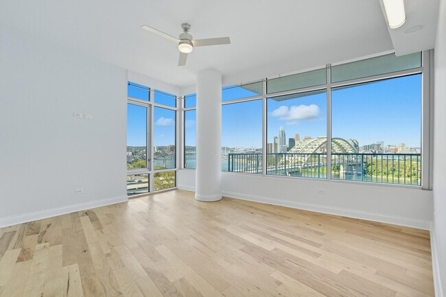 Building Photo - 400 Riverboat Row St