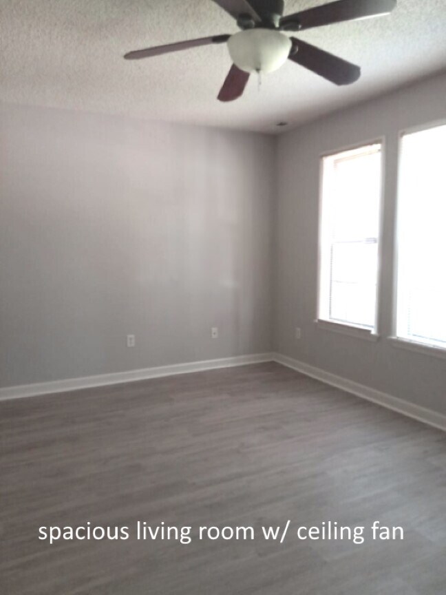 Foto del edificio - 1722 Fox Hollow Dr