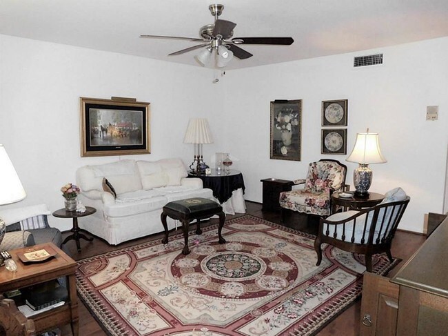 Foto del edificio - 6425 Burgoyne Rd