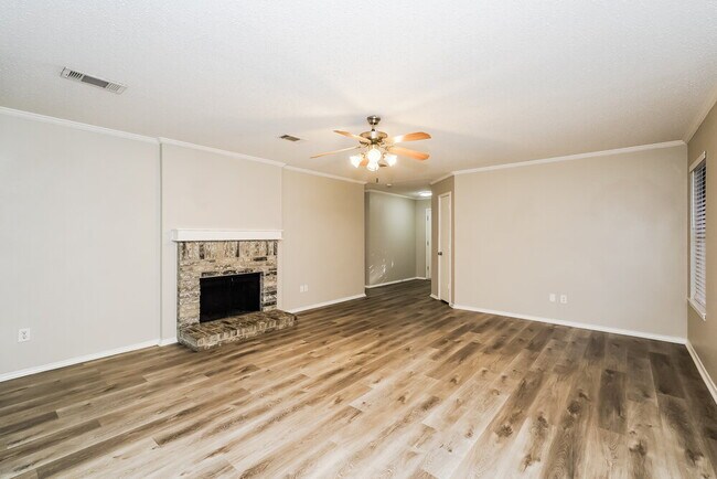 Building Photo - 5301 Royal Burgess Dr