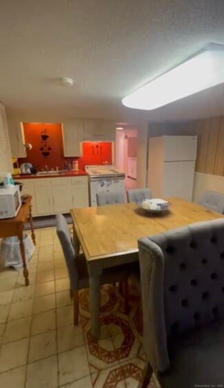 Building Photo - 61 Shepard Ave