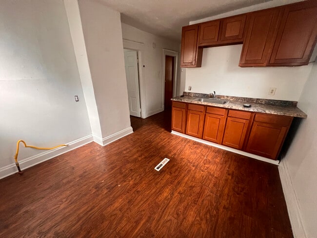 Foto del edificio - 2118 Denison Ave
