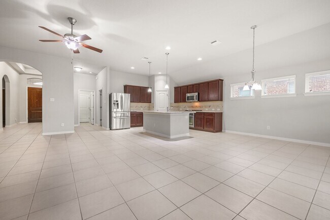 Foto del edificio - Single Story Home Shows Like New!!