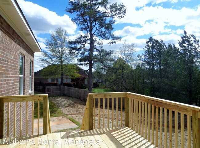 Foto del edificio - 4 br, 3 bath House - 4422 Buttercup Lane