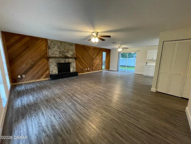 Foto del edificio - 90 Hickory Hills Cir