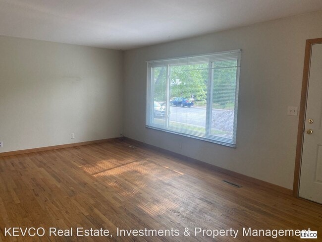 Building Photo - 4 br, 2 bath House - 1200 Hillcrest Dr
