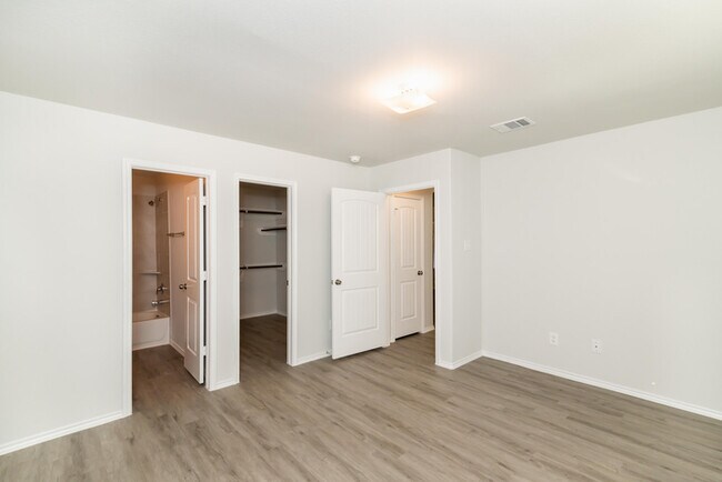 Foto del edificio - 8510 Middleton Oaks Cir