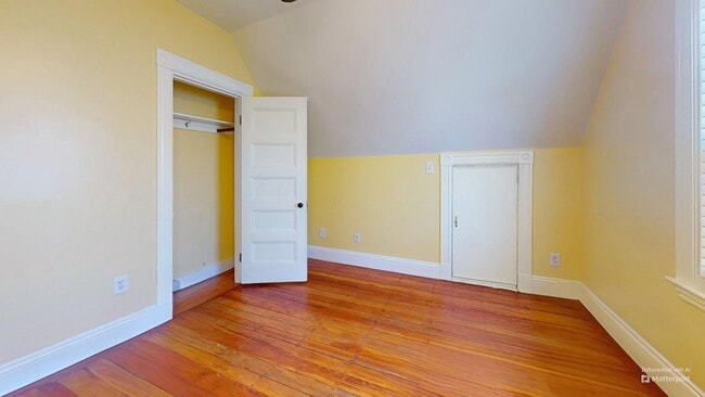 Building Photo - 72 Clinton St