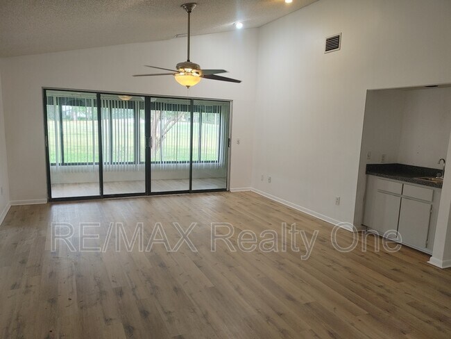 Foto del edificio - 26 Golfview Ct