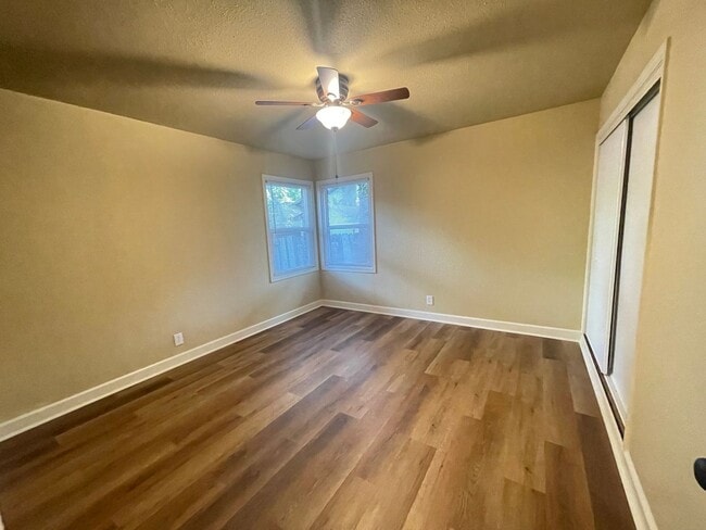 Foto del edificio - 3 bed / 2 ba house - Yuba City