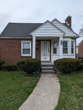 Building Photo - 18255 Oakfield Ave