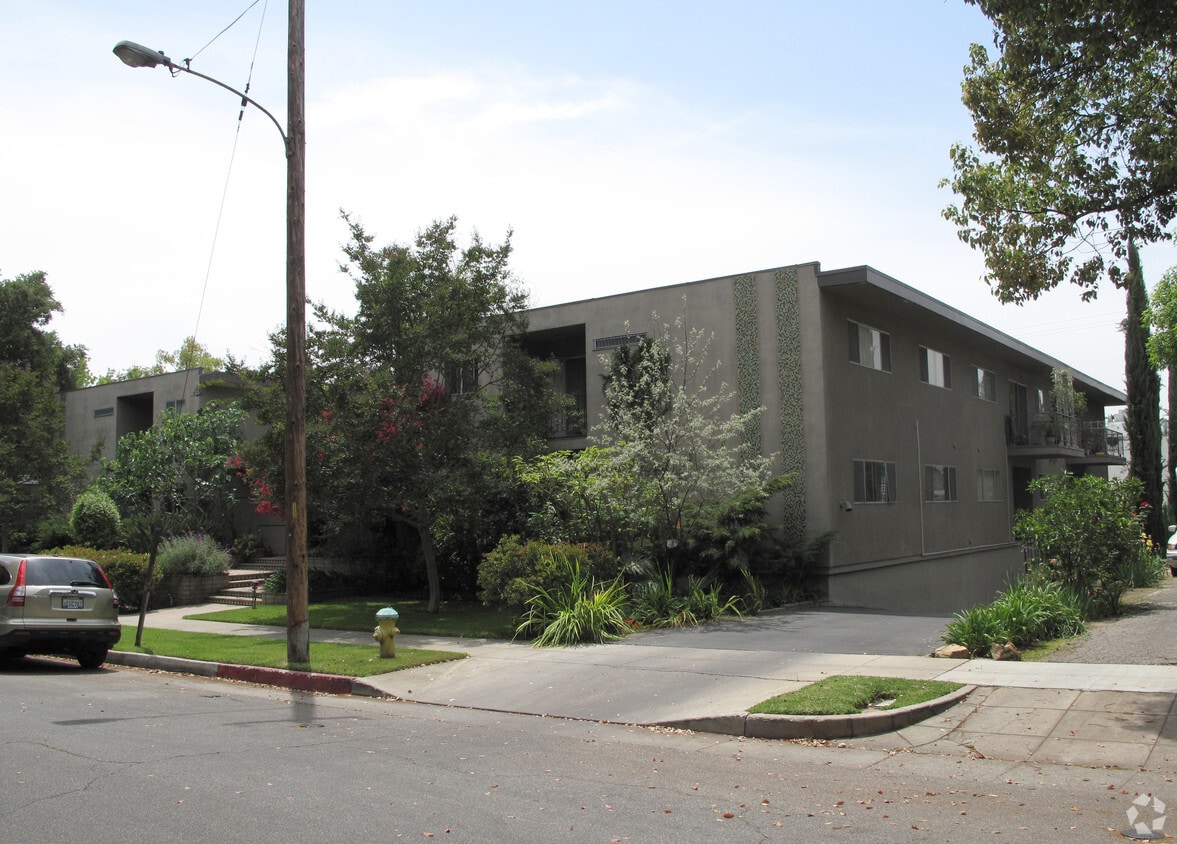 Primary Photo - 807 Prospect Ave