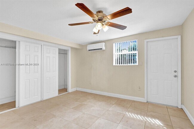 Foto del edificio - 6720 Freedom St