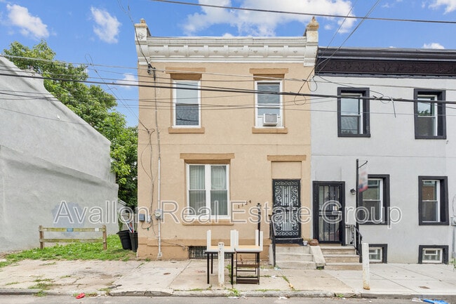 Building Photo - 1124 W Nevada St