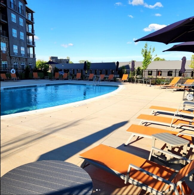 Foto del edificio - 205 Lakeshore Dr