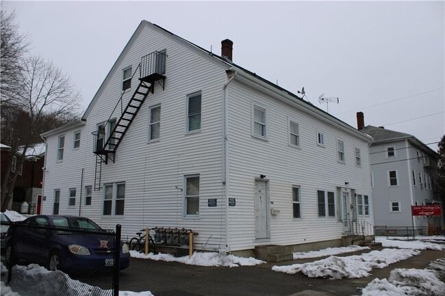 Building Photo - 770 Providence St