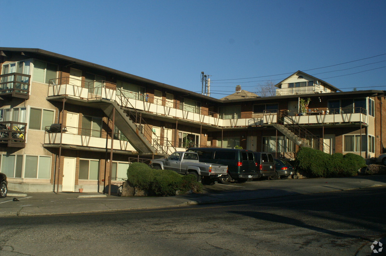 Primary Photo - Westward Apartments