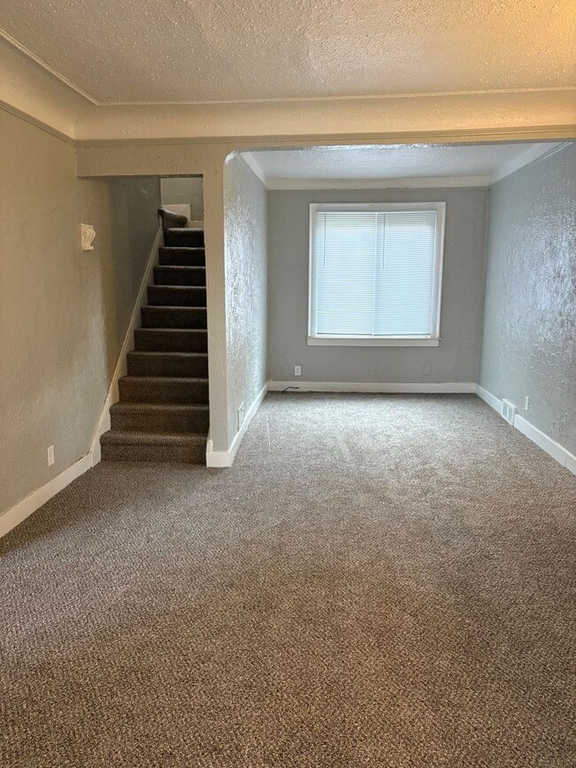 Building Photo - 16161 Littlefield- 3 BEDS & 1.5 BATH FOR R...