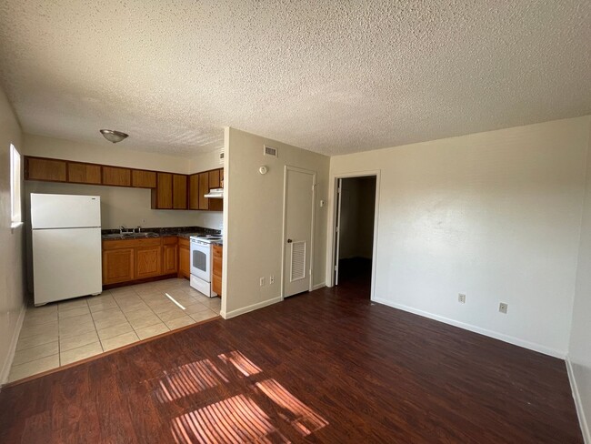 Foto del edificio - 3107 Atkinson Ave