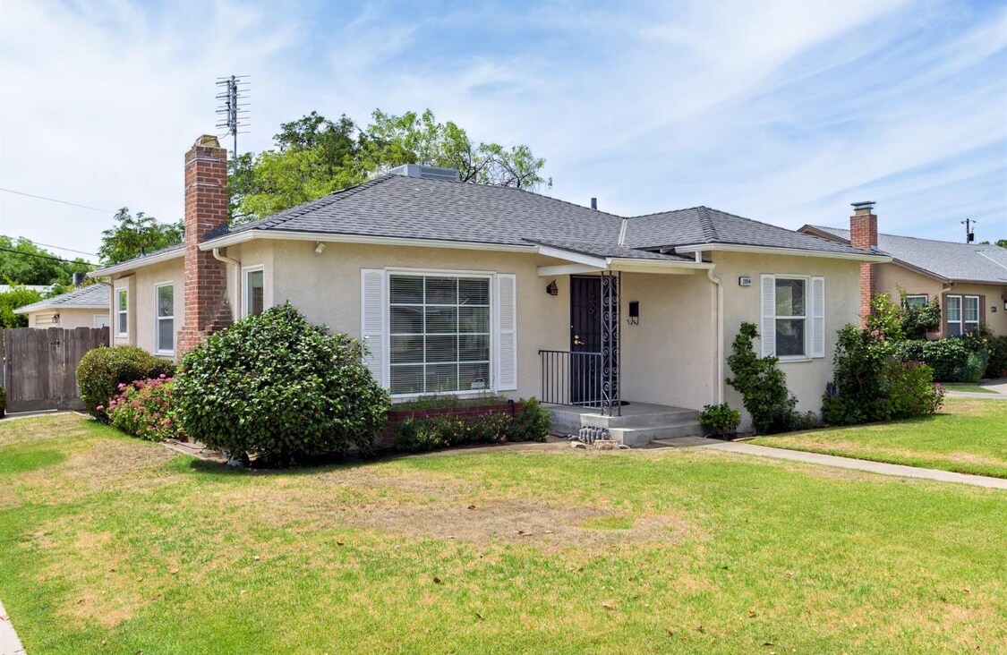 Foto principal - 2994 E Cornell Ave