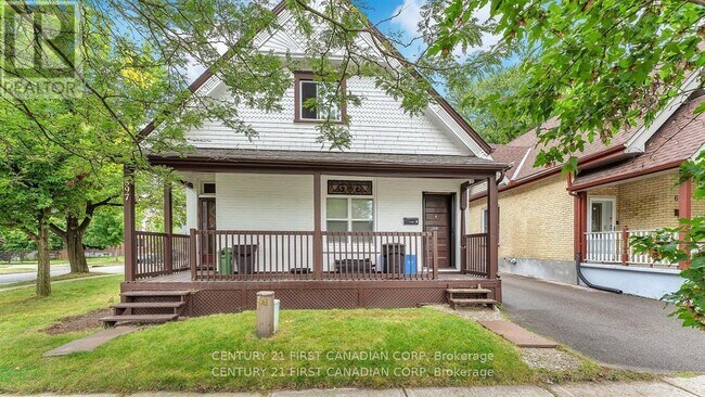 Building Photo - 597 Hale St