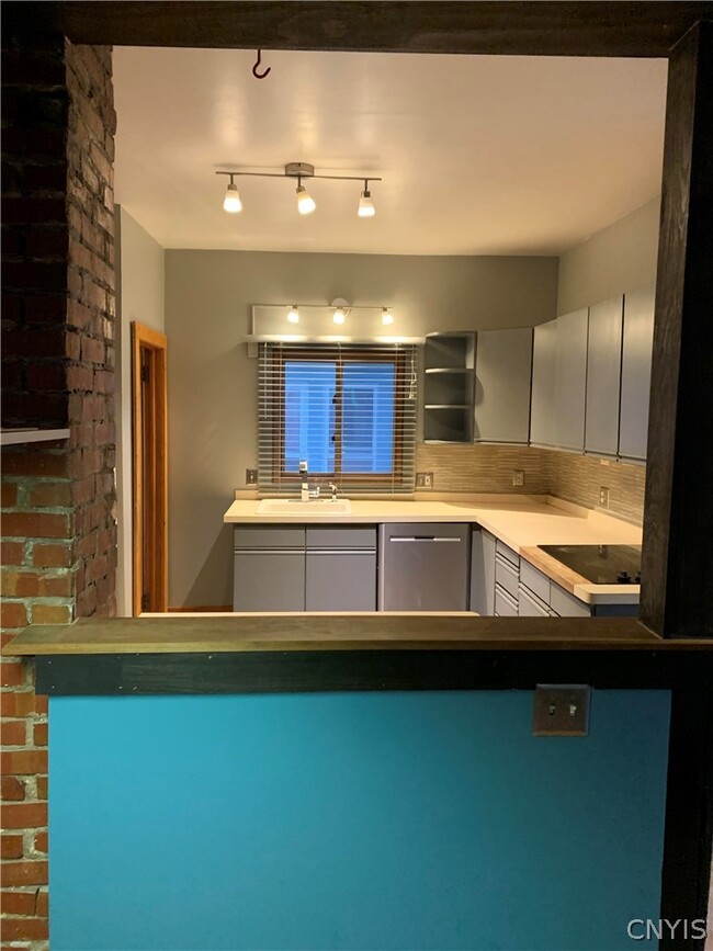 Foto del edificio - 327 Tennyson Ave