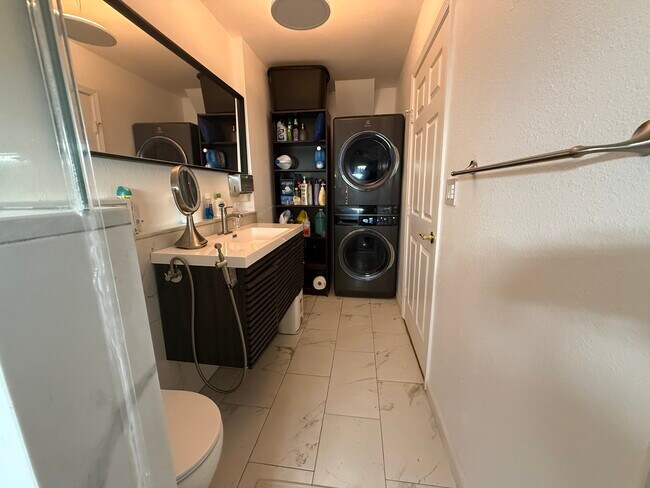 Foto del edificio - Spring Lawson